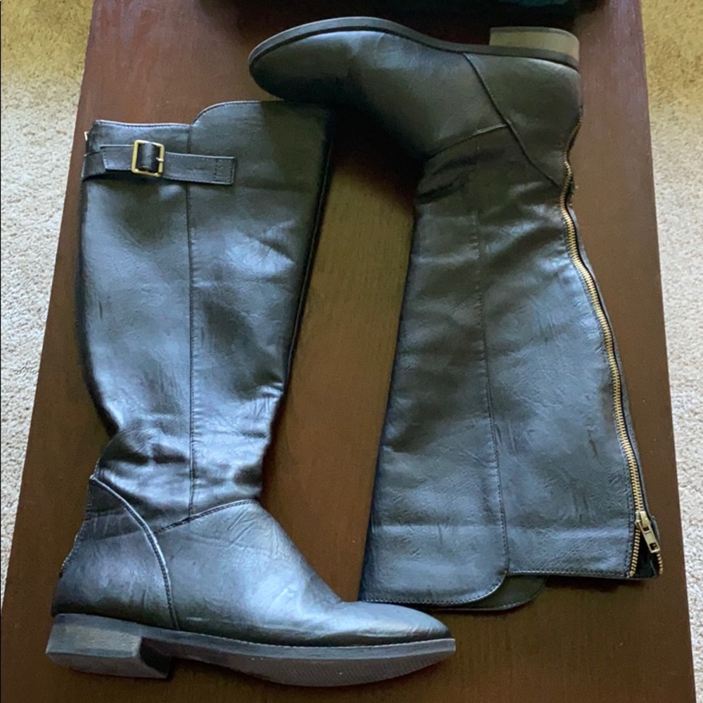 black high boots!!